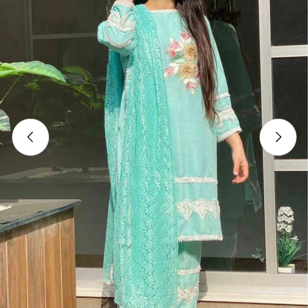Pakistani 3 Piece Suit